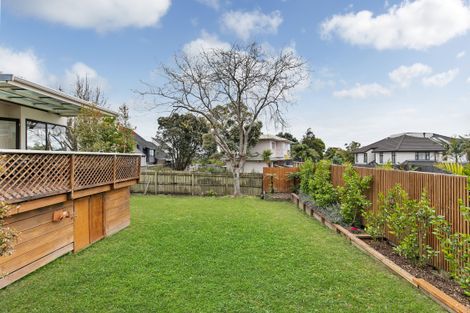 Photo of property in 1/47 Knights Road, Rothesay Bay, Auckland, 0630
