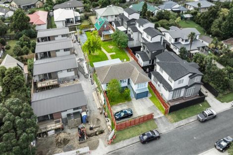 Photo of property in 39 Kingdale Road, Henderson, Auckland, 0610