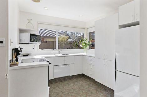 Photo of property in 2/64 Apsley Drive, Avonhead, Christchurch, 8042