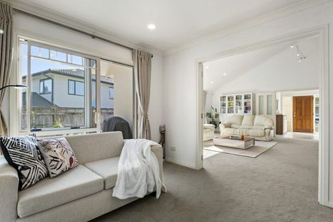 Photo of property in 16 Oakway Drive, Schnapper Rock, Auckland, 0632