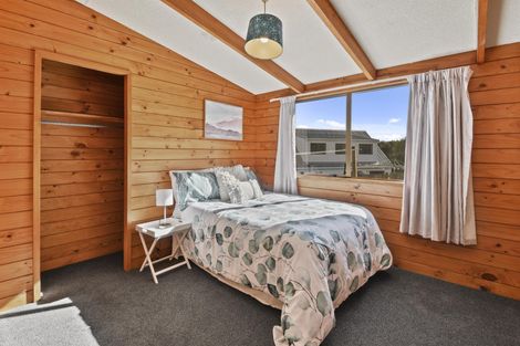 Photo of property in 2/20 Saint Annes Crescent, Wattle Downs, Auckland, 2103