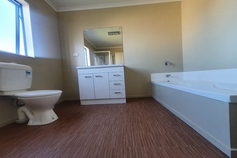 Photo of property in 15 Titch Place, Glen Eden, Auckland, 0602