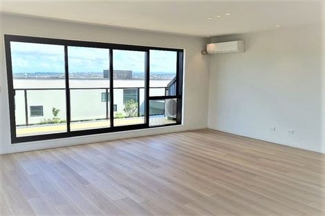 Photo of property in 167c East Coast Road, Castor Bay, Auckland, 0620