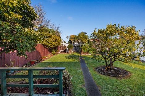Photo of property in 18 Milverton Avenue, Hokowhitu, Palmerston North, 4410