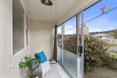 Photo of property in 35 Percy Cameron Street, Avalon, Lower Hutt, 5011