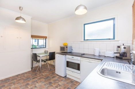 Photo of property in Mt View Flats, 6 The Mall, Mount Maunganui, 3116