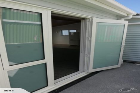 Photo of property in 1 Hoskins Avenue, Hillsborough, Auckland, 1042