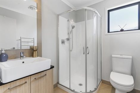 Photo of property in 16 Hirimate Place, Flat Bush, Auckland, 2019