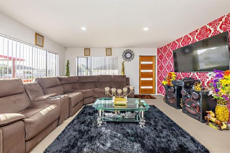 Photo of property in 84 Robert Skelton Place, Clendon Park, Auckland, 2103