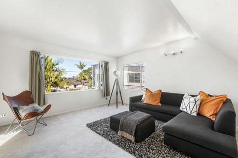 Photo of property in 2/68 Norwood Road, Bayswater, Auckland, 0622