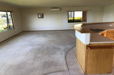 Photo of property in 46 Wade River Road, Stanmore Bay, Whangaparaoa, 0932