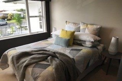 Photo of property in 9 Harding Avenue, Te Atatu South, Auckland, 0610