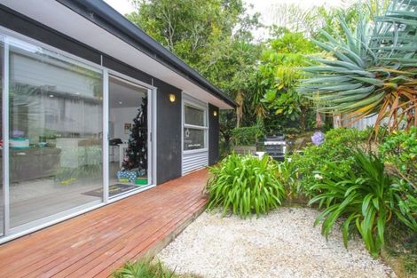 Photo of property in 92 Brian Crescent, Stanmore Bay, Whangaparaoa, 0932