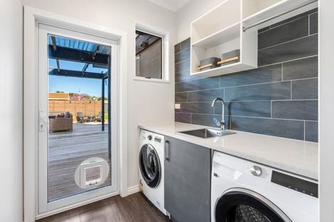 Photo of property in 18 Thames Street, Mosgiel, 9024