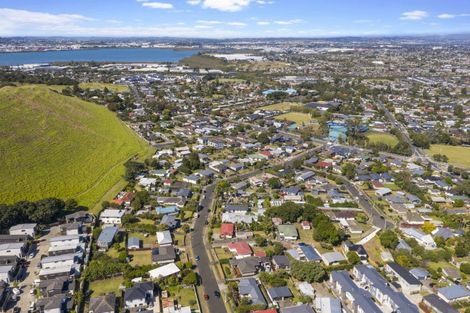 Photo of property in 4 Kapuka Road, Mangere Bridge, Auckland, 2022
