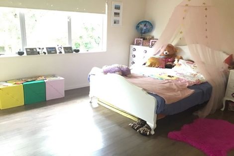 Photo of property in 55 Hobsonville Road, West Harbour, Auckland, 0618