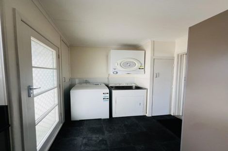 Photo of property in 6 Lewis Place, Highbury, Palmerston North, 4412