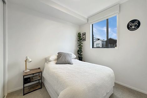 Photo of property in 29 Manarini Road, Westgate, Auckland, 0614