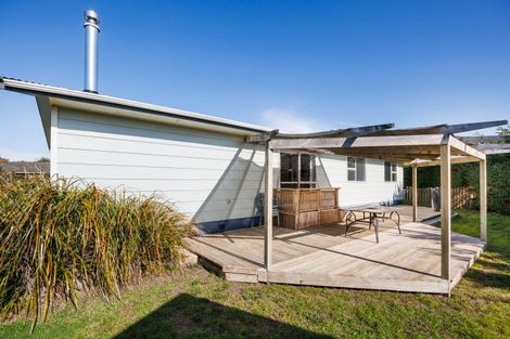 Photo of property in 24 Te Kiri Street, Himatangi Beach, Foxton, 4891
