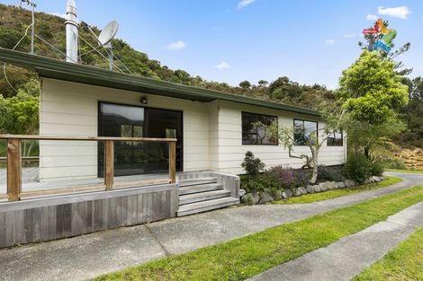 Photo of property in 199 Coast Road, Wainuiomata, 5373