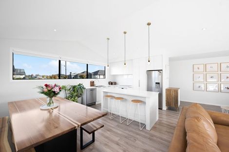 Photo of property in 37 Ruru Street, Cambridge, 3434