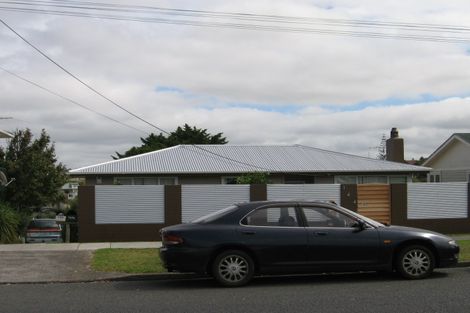 Photo of property in 144 Forrest Hill Road, Forrest Hill, Auckland, 0620