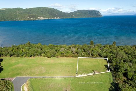 Photo of property in 15 Silverleaf Way, Kinloch, 3377