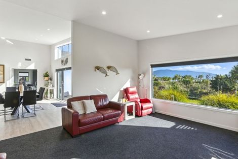 Photo of property in 22 Taranui Way, Paraparaumu Beach, Paraparaumu, 5032