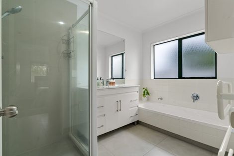 Photo of property in 31 Montilla Place, Manurewa, Auckland, 2102