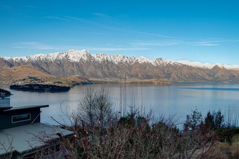 Photo of property in 10 Lordens Place, Fernhill, Queenstown, 9300