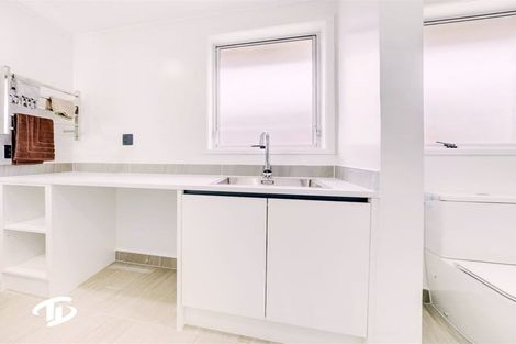 Photo of property in 68 Old Wairoa Road, Papakura, 2110