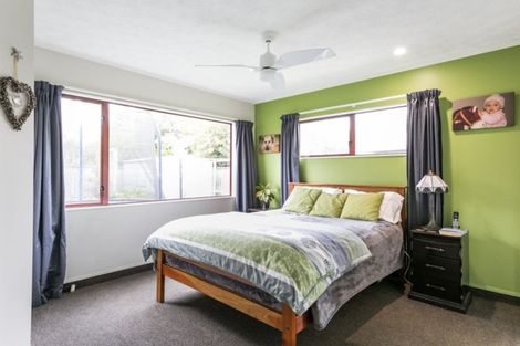 Photo of property in 19 Bucksburn Place, Greenmeadows, Napier, 4112