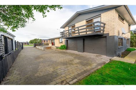 Photo of property in 12 Timaru Road, Waimate, 7924
