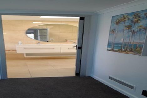 Photo of property in 4 Bewley Avenue, Macandrew Bay, Dunedin, 9014