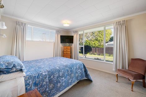 Photo of property in 96 Englefield Road, Northwood, Christchurch, 8051