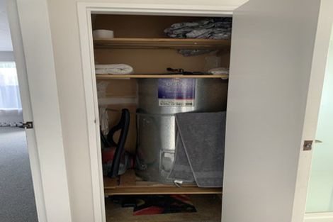 Photo of property in 50b Hartford Crescent, Totara Park, Upper Hutt, 5018