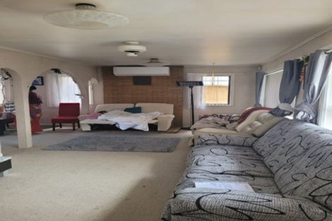 Photo of property in 48 Taikata Road, Te Atatu Peninsula, Auckland, 0610