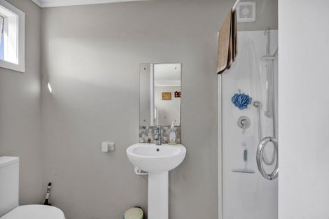 Photo of property in 2 Hurworth Road, Hurworth, New Plymouth, 4371