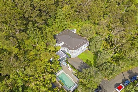 Photo of property in 1-9 Deirdre Place, Titirangi, Auckland, 0604