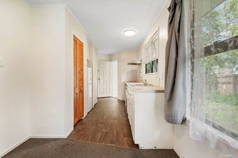 Photo of property in 96 Kayes Road, Pukekohe, 2120