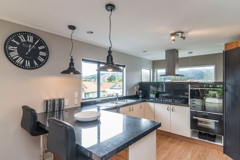 Photo of property in 18 Realm Drive, Paraparaumu, 5032