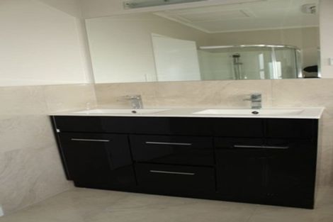 Photo of property in 123 Sandspit Road, Shelly Park, Auckland, 2014