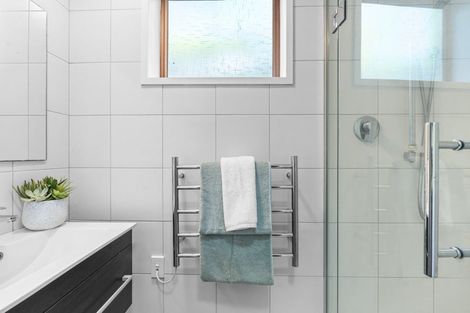 Photo of property in 76a Mangorei Road, Strandon, New Plymouth, 4312