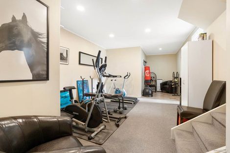 Photo of property in 37 Pigeon Mountain Road, Half Moon Bay, Auckland, 2012