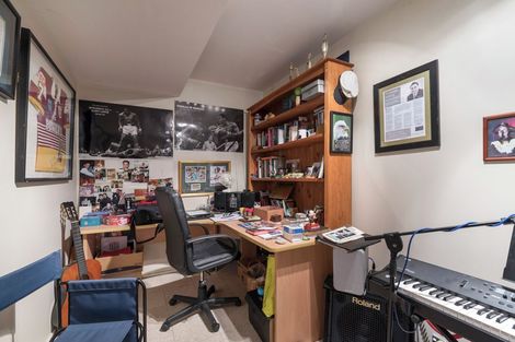 Photo of property in 2/71 Pupuke Road, Northcote, Auckland, 0627