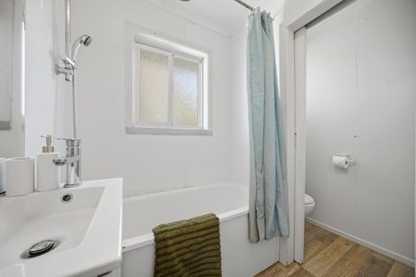 Photo of property in 1/9 Phillipa Place, Browns Bay, Auckland, 0630