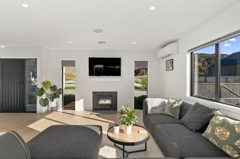 Photo of property in 12 Kingfisher Crescent, Albert Town, Wanaka, 9305