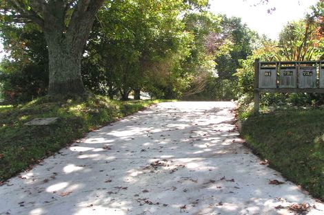 Photo of property in 81 Island Bay Road, Beach Haven, Auckland, 0626