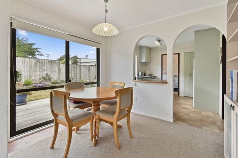 Photo of property in 2/28 Gills Avenue, Papakura, 2110