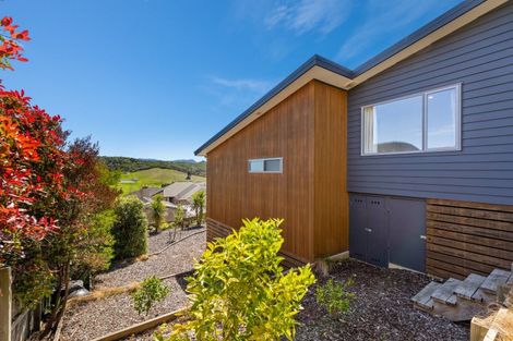 Photo of property in 11 Bell Bird Rise, Picton, 7220